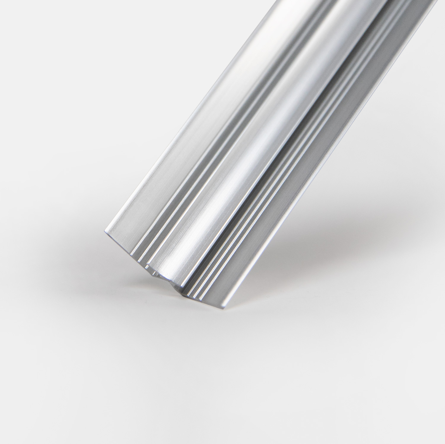 Aluminium Eckprofil Innen für 3mm Rückwände, Länge: 2000mm Aluminium Eckprofil Innen für 3mm Rückwände, Länge: 2000mm