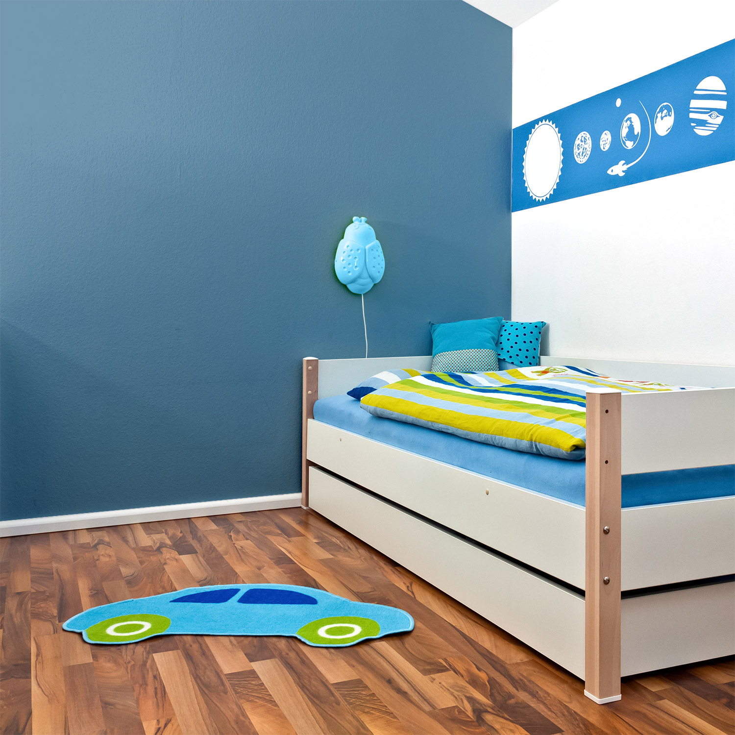 Wandverkleidung für das Kinderzimmer in Pastellblau Unifarbe